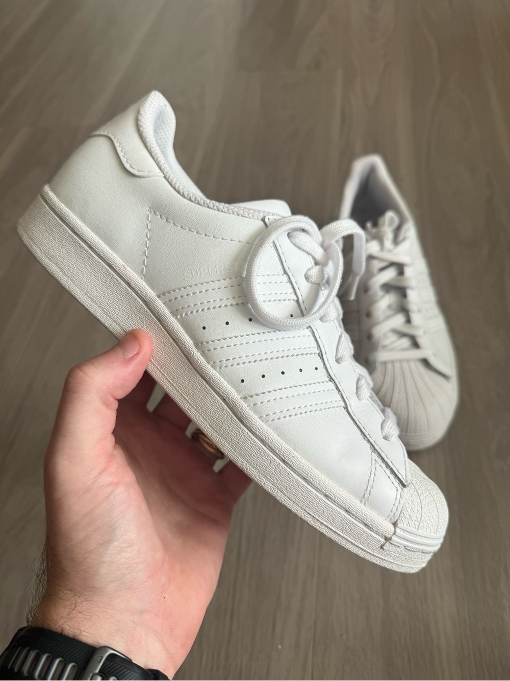 Adidas Superstar Women’s White Leather Shell Toe Sneakers Size 7 - Picture 2 of 7